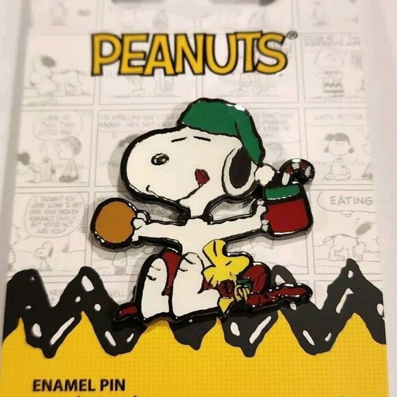 Loungefly Peanuts Snoopy and Woodstock Holiday PJs Christmas Enamel Pin NEW - Picture 1 of 8